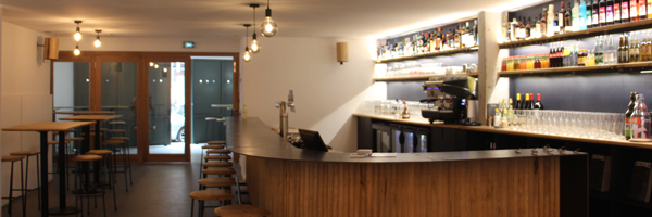 A la Brasserie Monsieur Poule, dans le centre-ville de Blagnac, on vous propose nos plats maisons, mais aussi nos créations en charcuterie & traiteur pour se régaler à la maison !!! ...