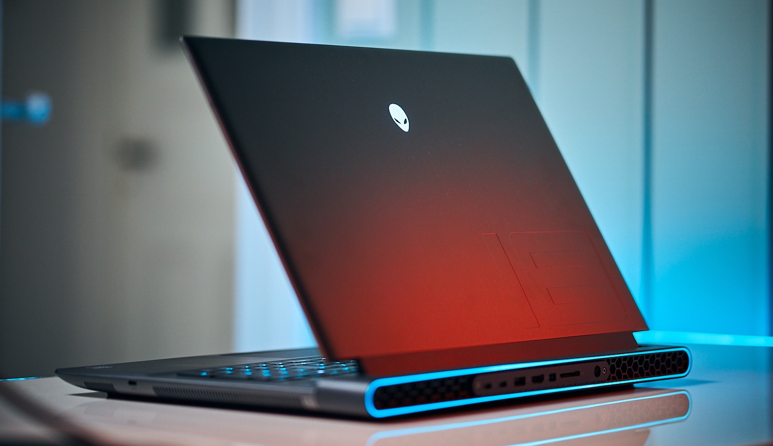 Dell Alienware M18 R2 – Intel Core i9, 32GB RAM, 2TB SSD, RTX 4090