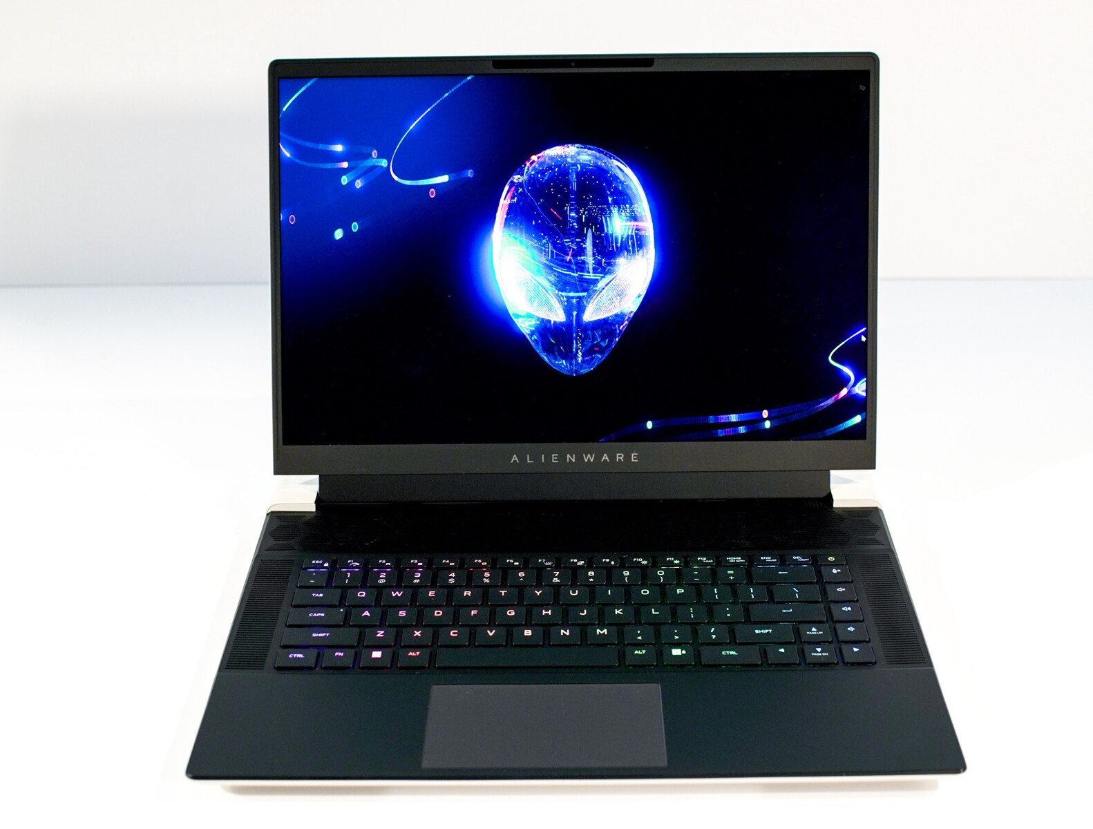 Dell Alienware m16 R2, Ultra 9, 64gb Ram, 2TB SSD 4070