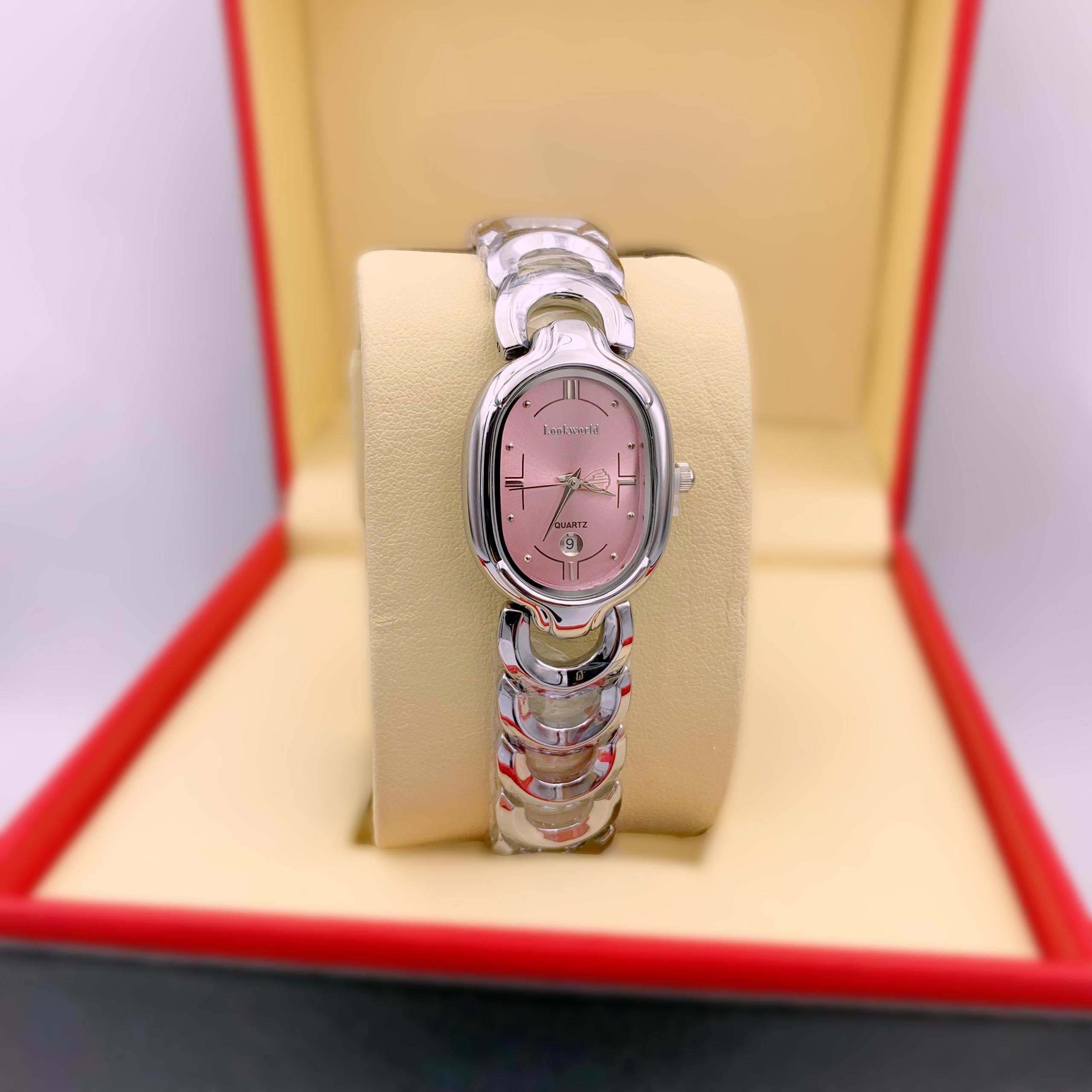 Another view of Lookworld chain watch