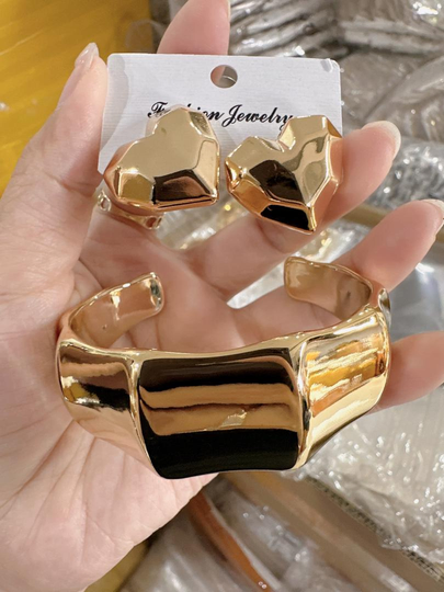 Another view of Steel Bangle and earring