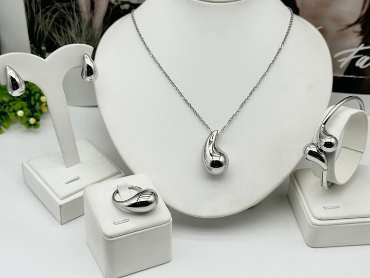 Tear drop Necklace, earring and bangle