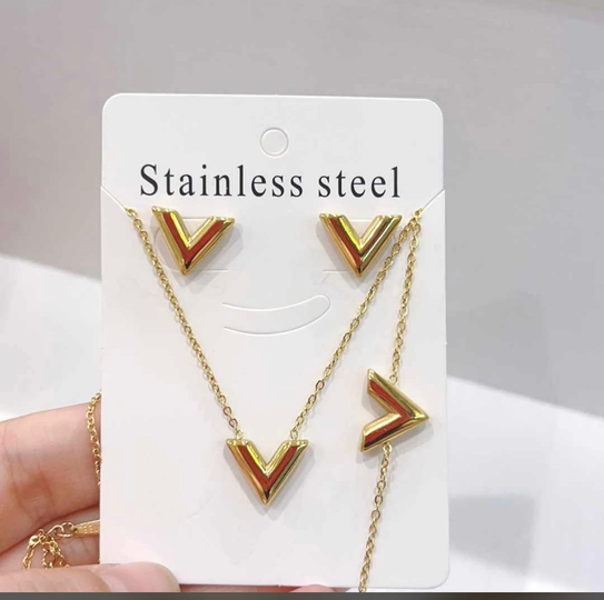 V-shaped jewelry set n