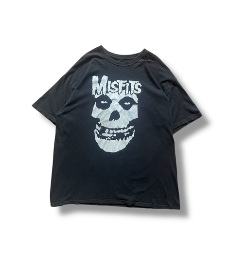 Another view of Misfits tee