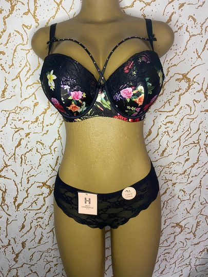 Another view of Uk double padded bra
