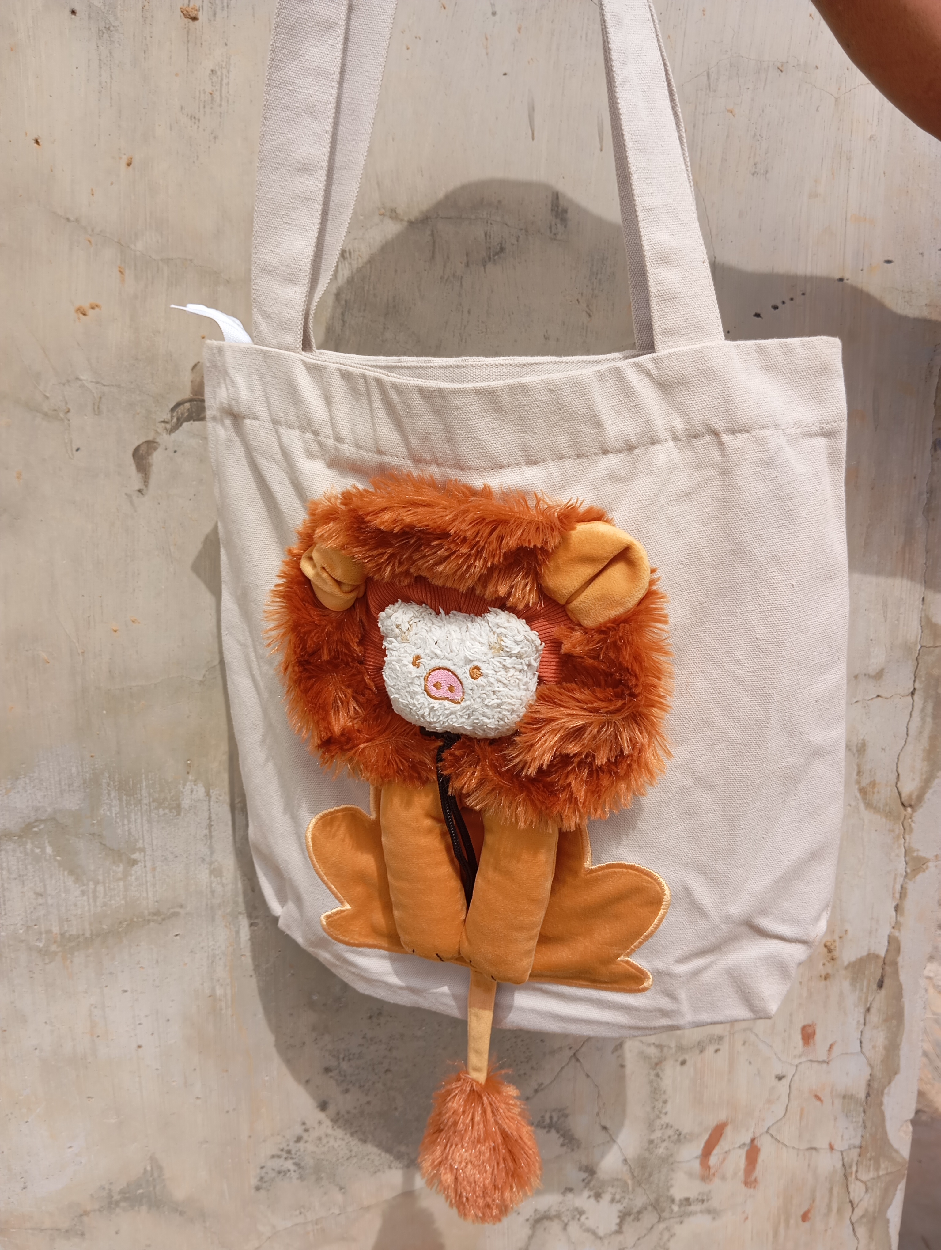 Tote bag