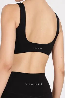 Black Seamless luxe sports bra