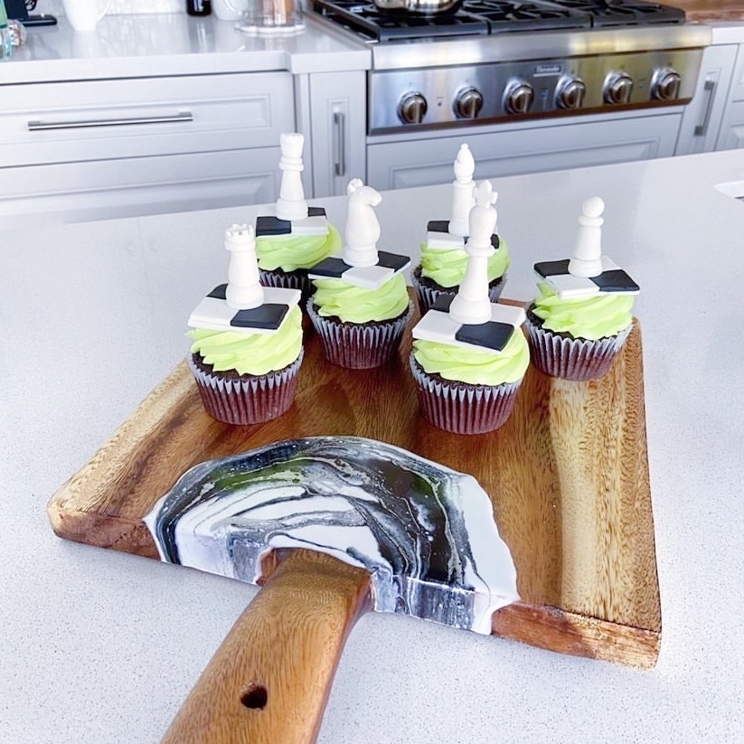 Chess themed mint chocolate cupcakes with fondant toppers