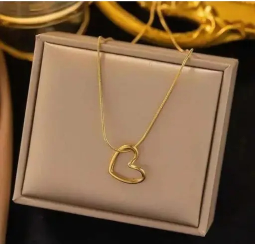 Minimalist Heart Shape Gold-Plated Chain Necklace