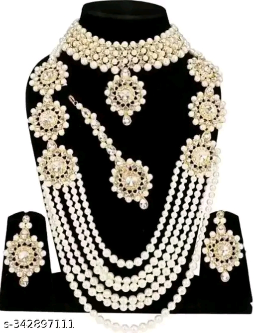golden jewellery set*
