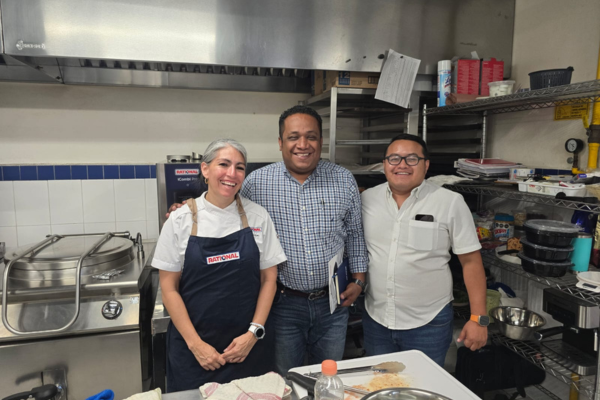 Nuestros Asesores se Capacitan con RATIONAL y la Chef Mónica Haro