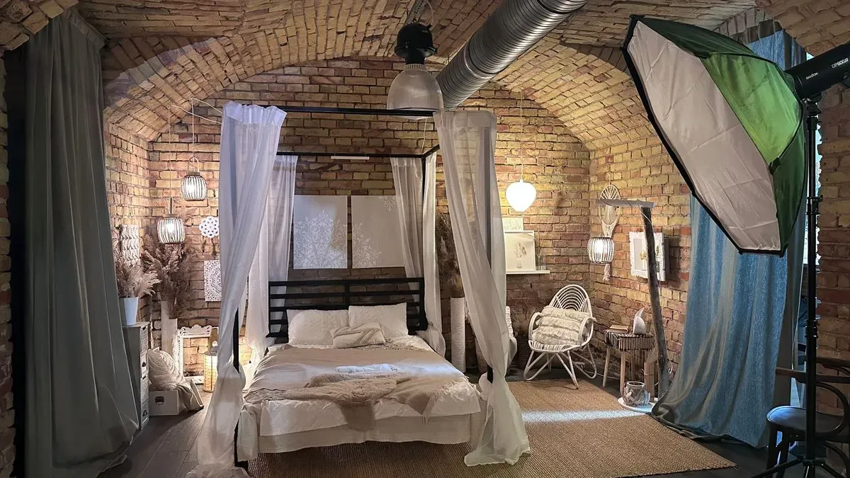 Industrial brick wall backdrop for photography Budapest - Eco-Office Creative Studio Budapest, Terézváros (near Oktogon)