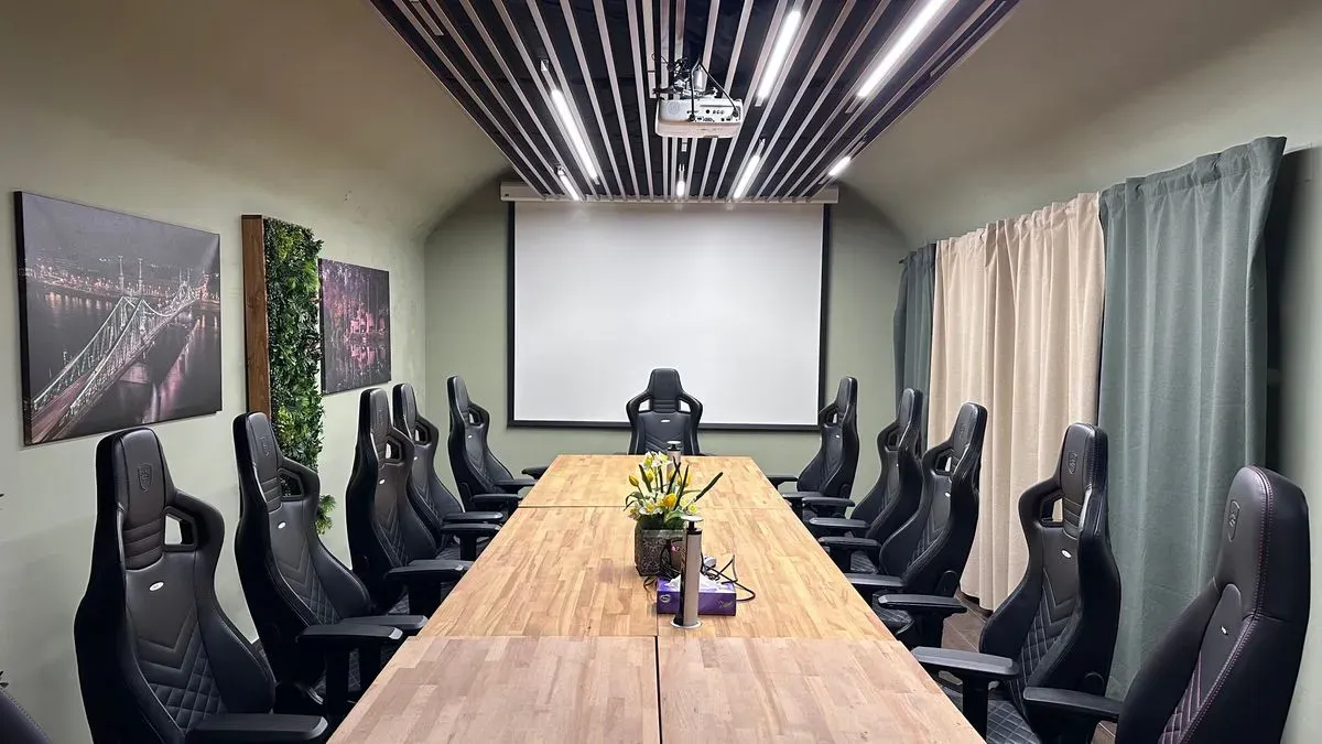 Eco-Office nagy tárgyaló - professzionális meeting szoba Budapesten