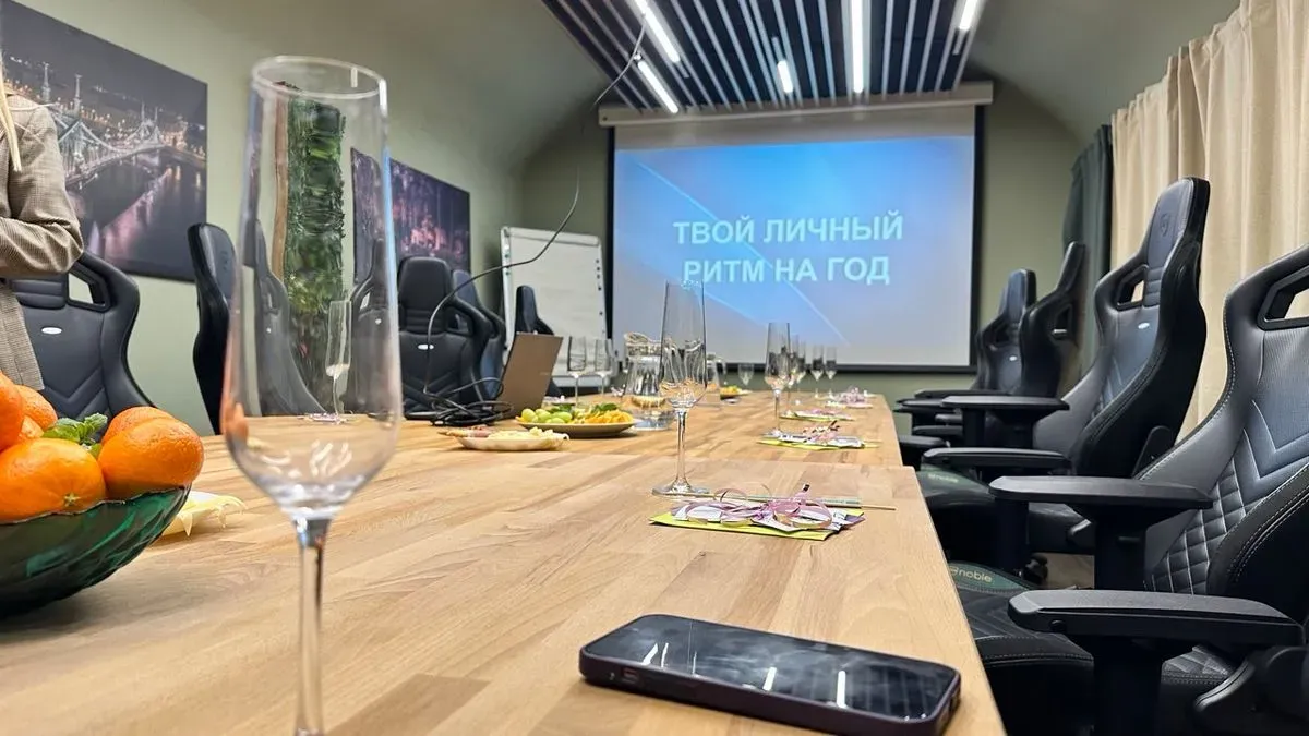 Meeting szoba elegáns berendezéssel - Eco-Office Budapest, Terézváros