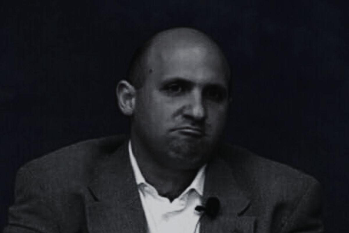 Reynold Deeb tente de faire retirer son nom d'articles d'AyiboPost