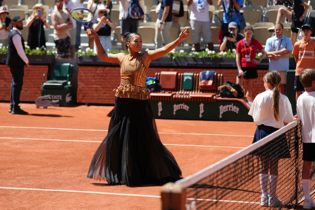 Naomi Osaka, la joueuse de tennis haïtiano-japonaise, impressionne au Roland-Garros