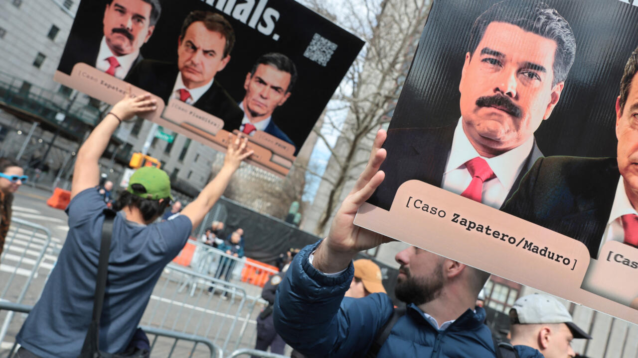 Yon militè ameriken akize pou fwod pase ki te pari sou chè Maduro