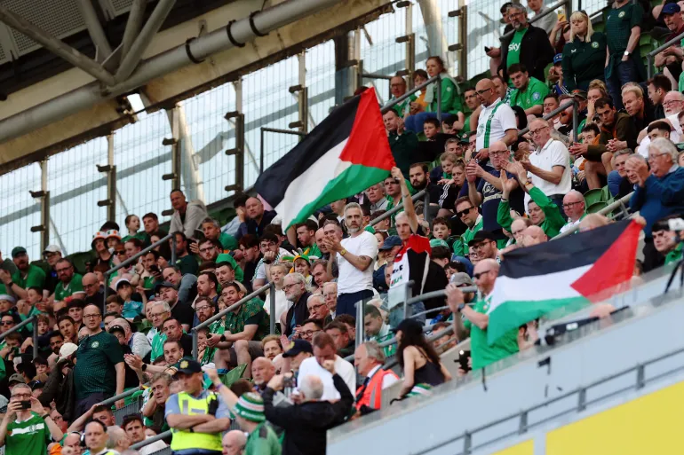 Foutbòl: Tansyon sou mach Israel-Iland apre pwotestasyon nan mach Irlande-Qatar