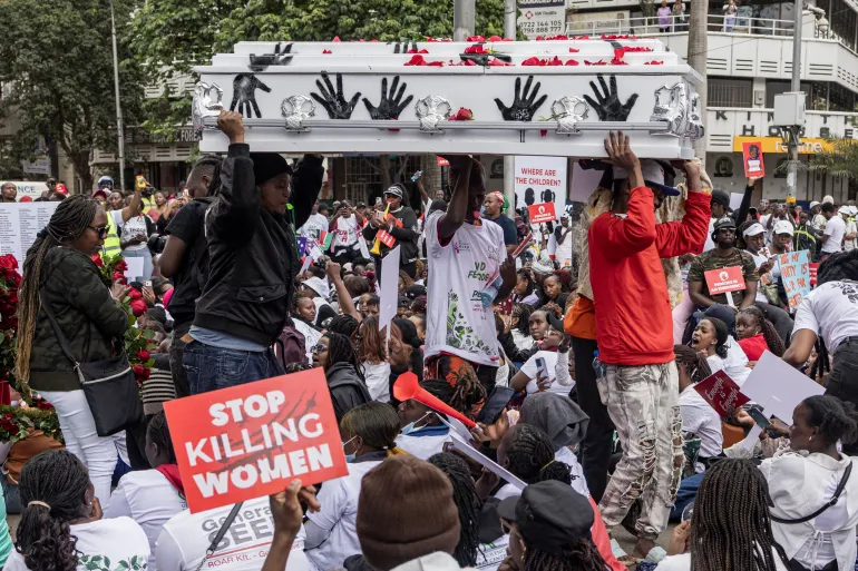Kriz fèminisid nan Kenya: Milye manifestan ap mande aksyon anpil