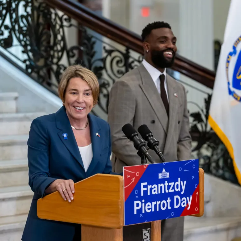 Massachusetts célèbre Frantzdy Pierrot, héros du retour d'Haïti en Coupe du Monde 2026