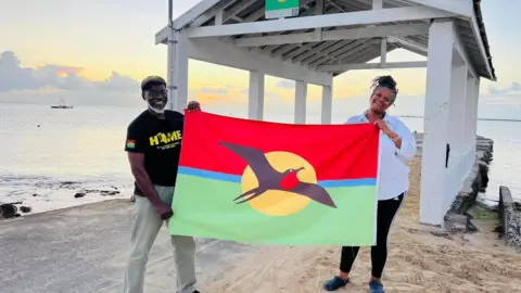 Ayisyen ak Karibeyen ap batay kont akapareman plaj yo pa devlopè etranje