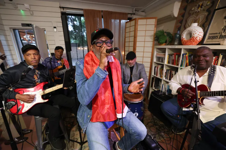 Twoubadou Lakay rend hommage à la musique troubadour haïtienne