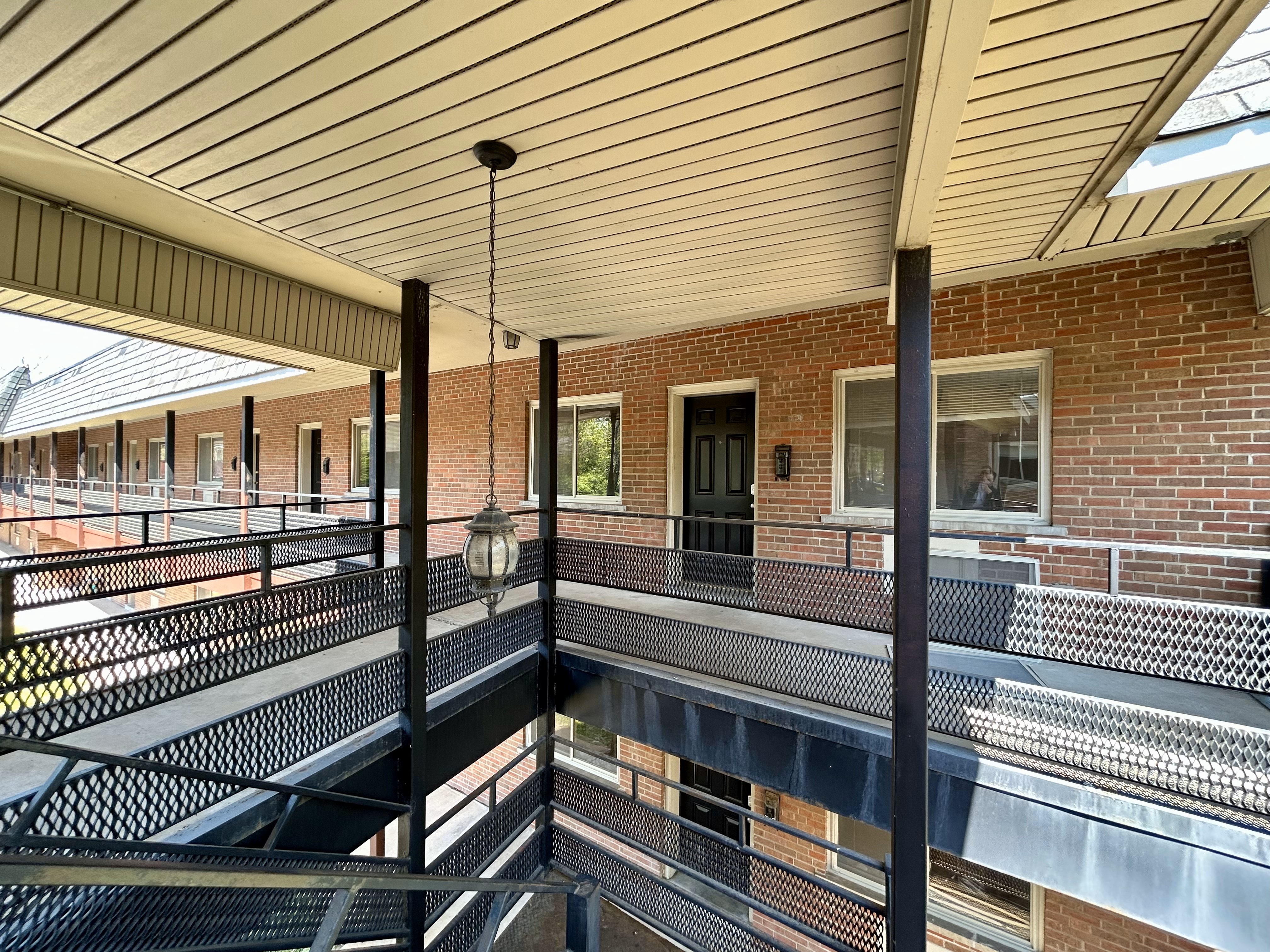 129 E Lockwood Ave 1, Webster Groves, MO 63119 image