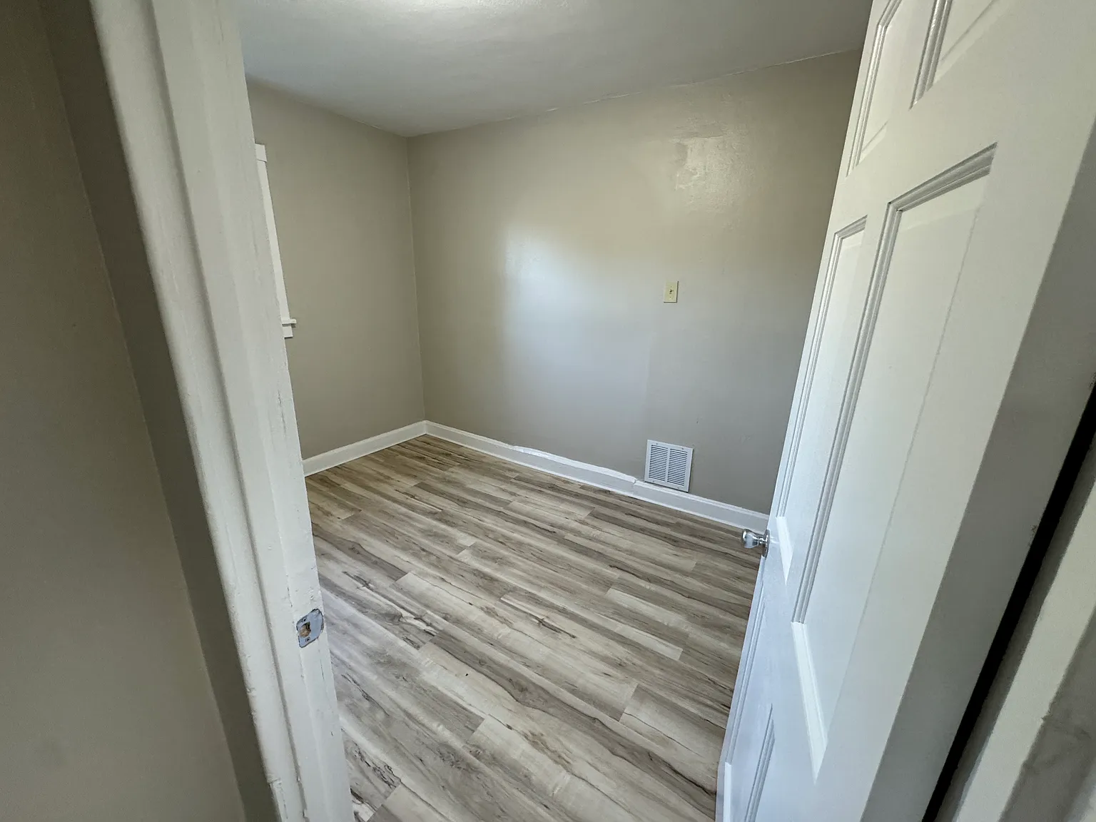 927 N Elm Ave Saint Louis, MO 63119 image