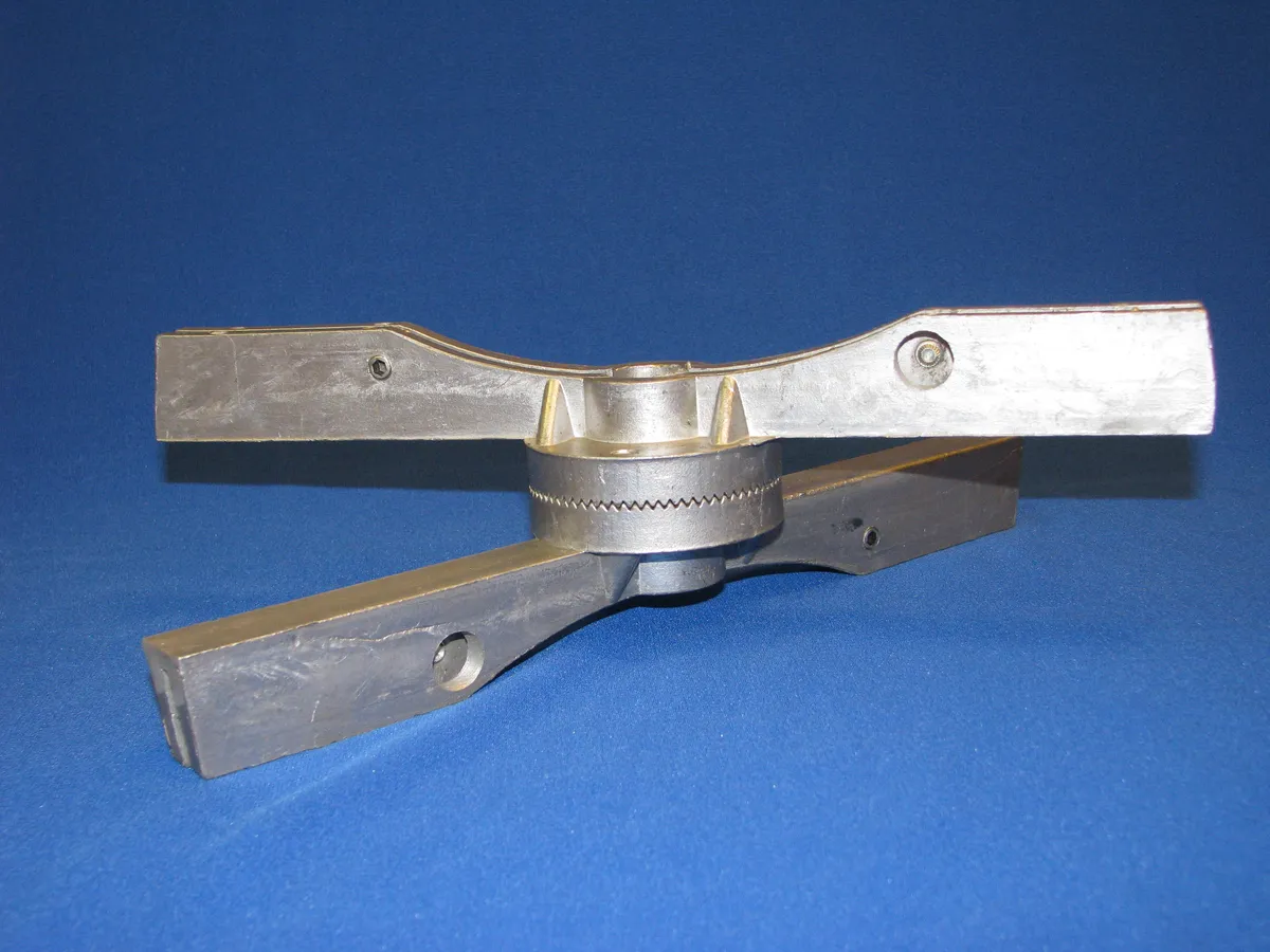 12" Adjustable Crosspiece, Flat