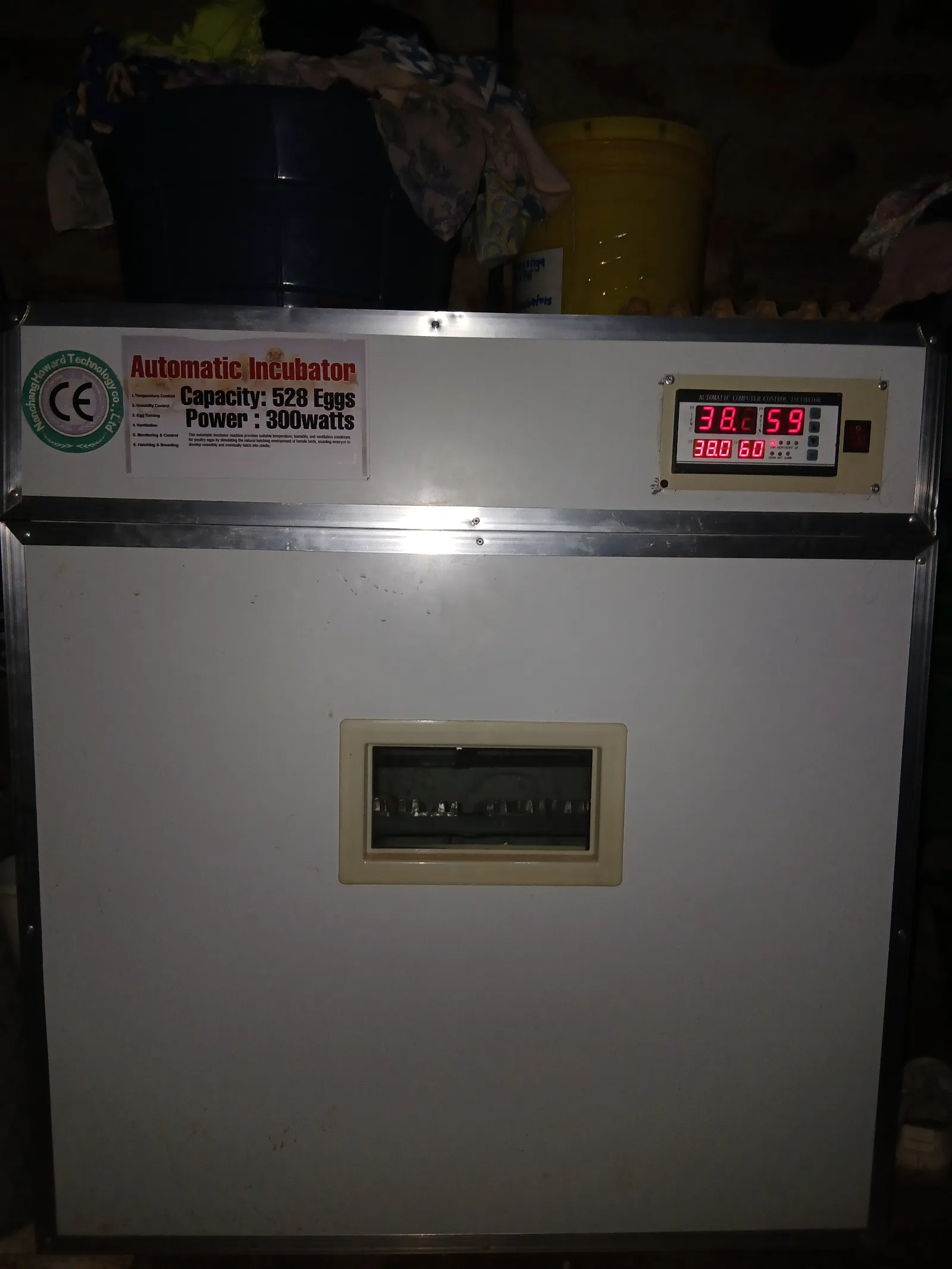 Egg incubator