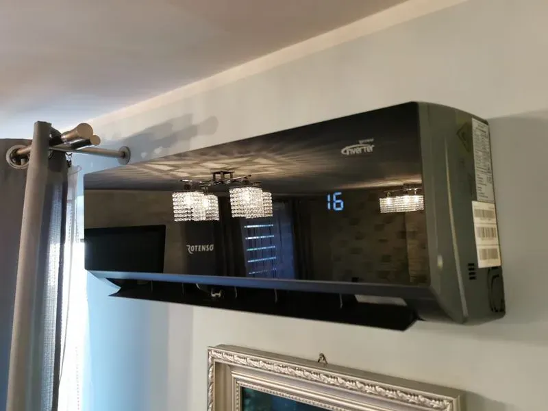 klimatyzator rotenso czarny