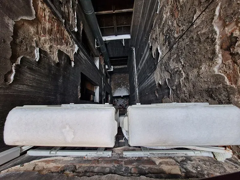 agregaty na podworku wewnetrznym