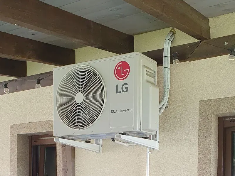 klimatyzator lg pod stropem wiaty