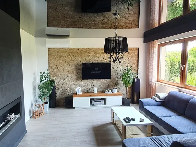 klimatyzator w nowoczesnym wnetrzu