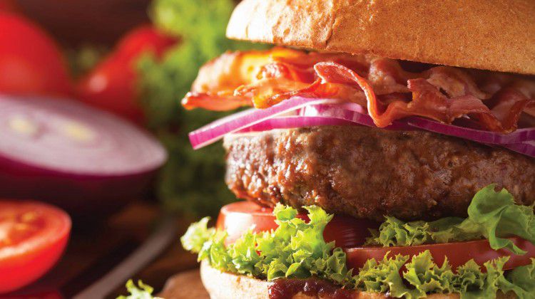 pesto-pepper-nectarine-bacon-burger-on-potato-bun