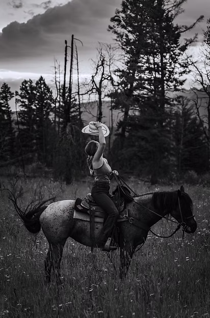 Horseback Riding in Gallatin Canyon - Image 4