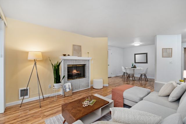 2244 13th Ave W #114 Seattle, WA-10