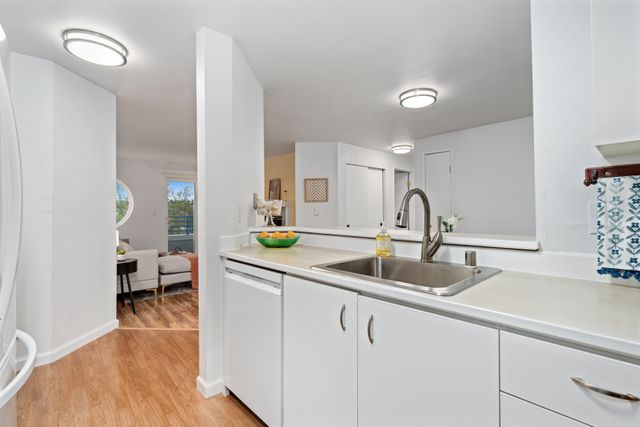2244 13th Ave W #114 Seattle, WA-16