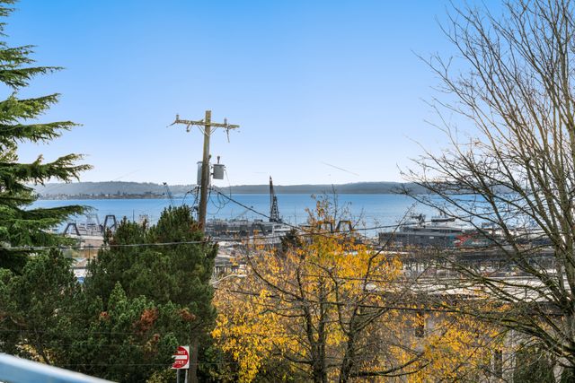 2244 13th Ave W #114 Seattle, WA-22