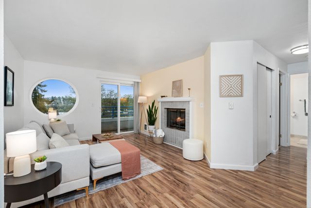 2244 13th Ave W #114 Seattle, WA-8