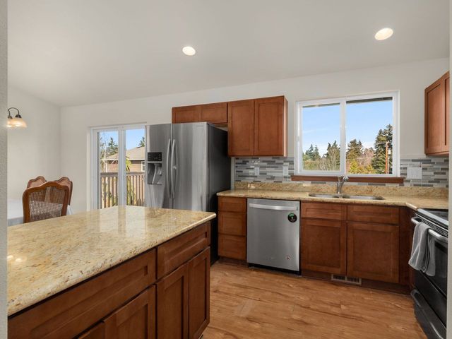 1010 S 130th St-1