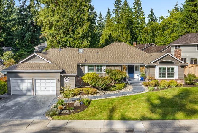 Front of home CROPPED 21032 NE 36th St, Sammamish, WA 98074-3