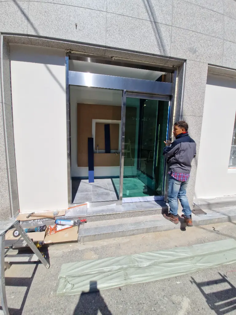 전주 상가, 낡은 양개문 -> 스마트 자동문으로 변신! 14/16