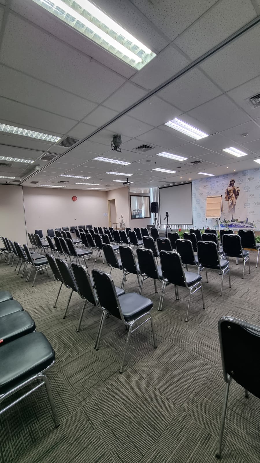 Gambar Sebelum Pengerjaan untuk proyek Panggung Kantor Prudential - WhatsApp Image 2024-08-25 at 12.34.15_e04f4cb6.jpg