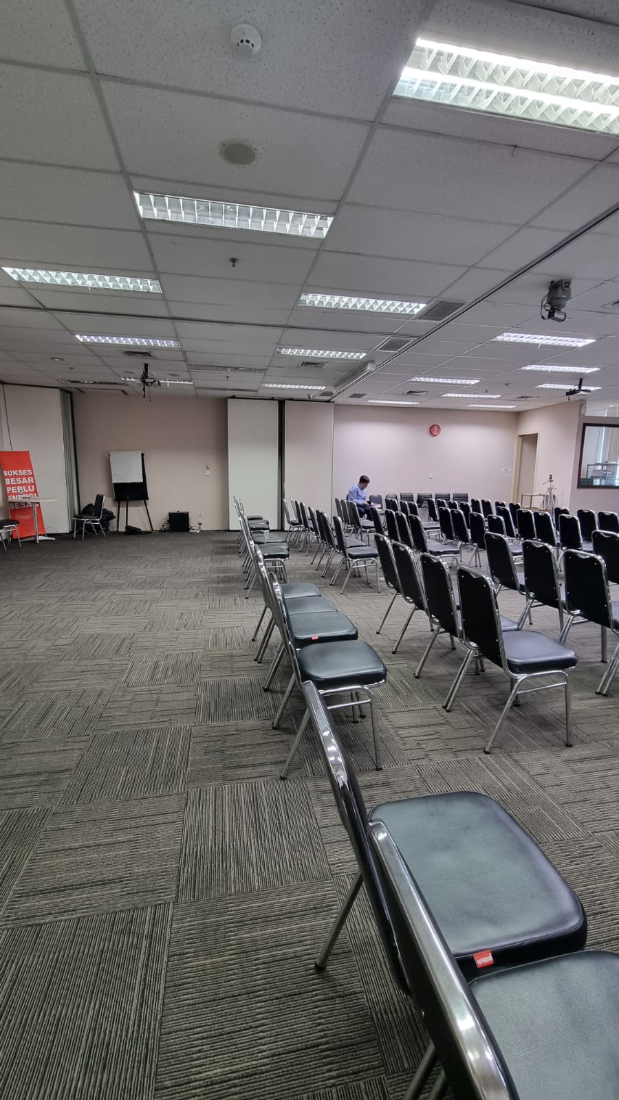 Gambar Sebelum Pengerjaan untuk proyek Panggung Kantor Prudential - WhatsApp Image 2024-08-25 at 12.34.15_17aab6ff.jpg