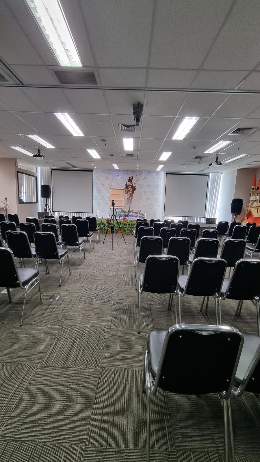 Gambar Sebelum Pengerjaan untuk proyek Panggung Kantor Prudential - WhatsApp Image 2024-08-25 at 12.34.14_ce18b745.jpg