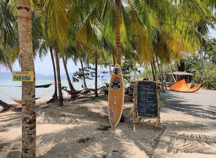 Amihan Kite Windsurf Cafe