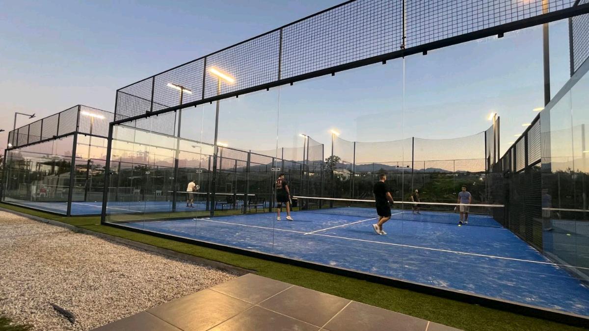 Queen's Padel & Tennis Club 1