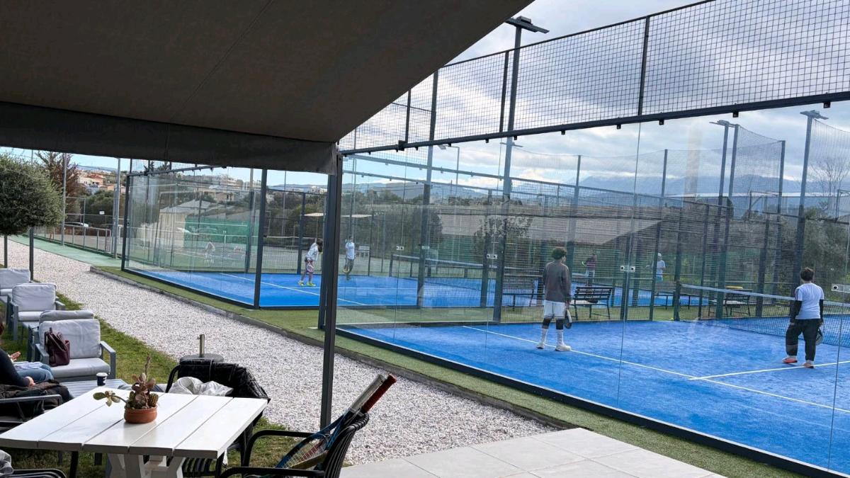 Queen's Padel & Tennis Club 2