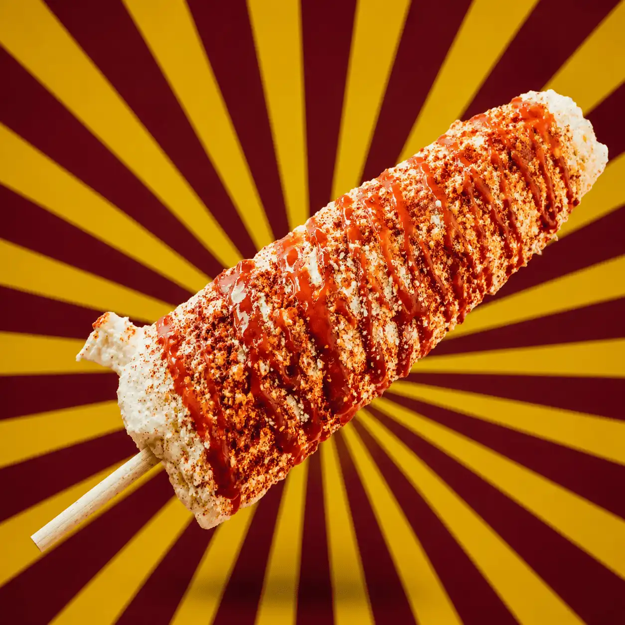 Elote Clásico en vara con mayonesa, queso, chile y limón